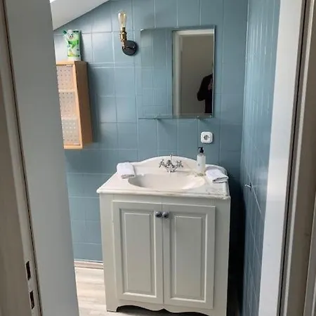 Apartment Schöne Ferienwohnung Im Dachgeschoss *